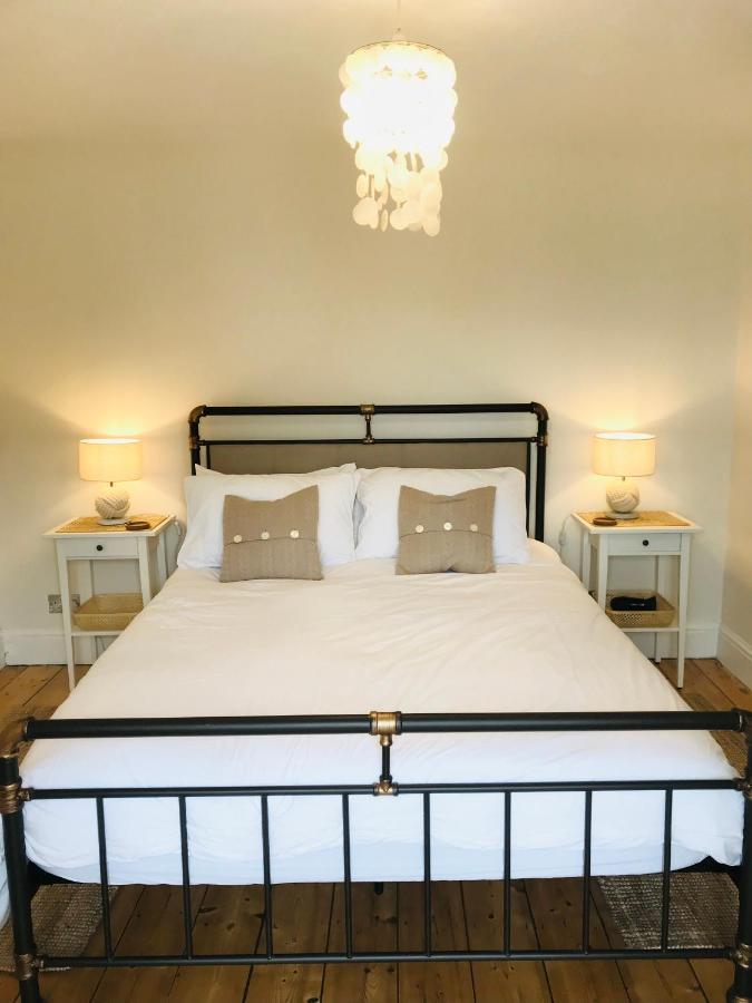 Harbour House * Looe
